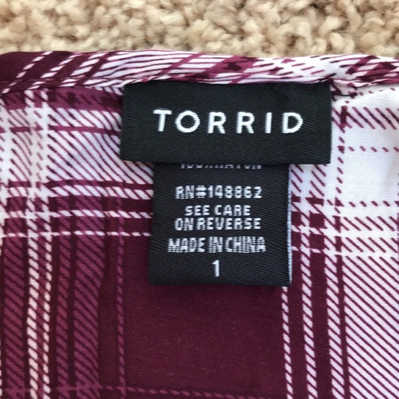 Torrid 1X maroon multi front button blouse. - Picture 5 of 8